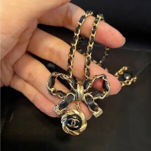 ❌SOLD❌ Chanel bow cc logo chain necklace